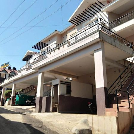 Dew Drop Inn Udagamandalam Exterior foto
