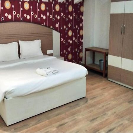 Dew Drop Inn Udagamandalam Exterior foto
