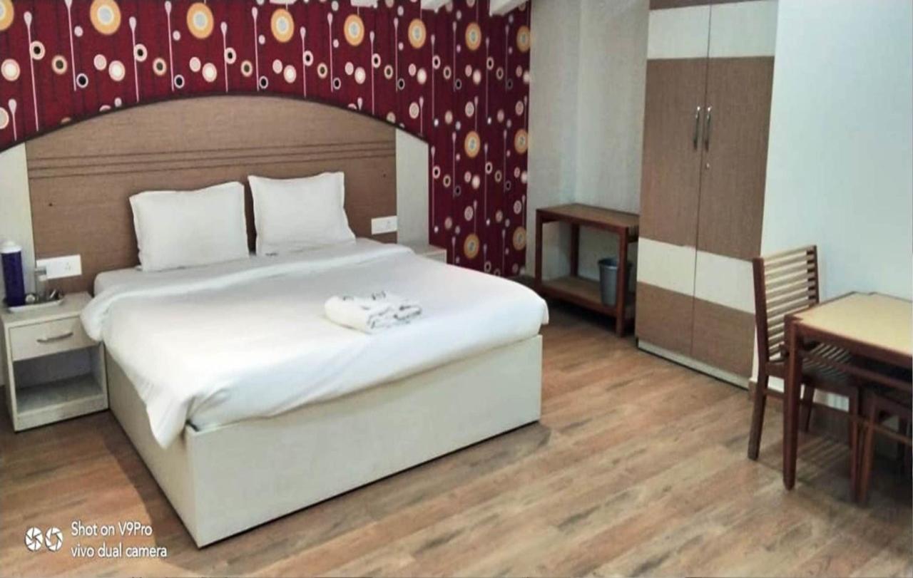 Dew Drop Inn Udagamandalam Exterior foto